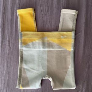 Nike active leggings